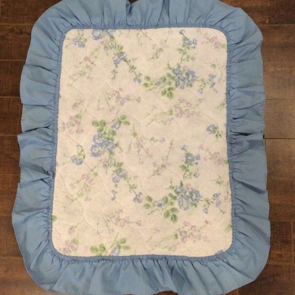 Ladies Pajamas Bundle Tshirt Shorts Pillow Shams Home Size Large Tee Women PJS - Picture 6 of 8